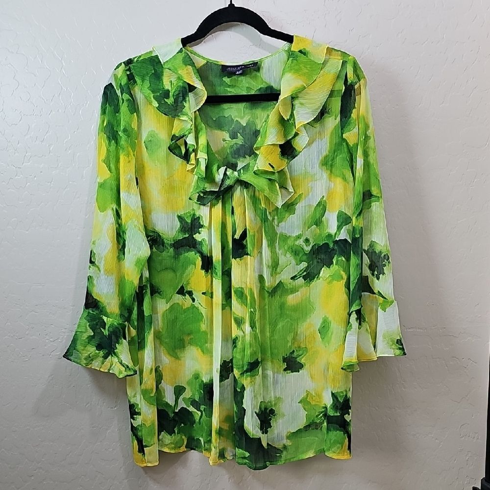 Jones New York Signature Green & Yellow Floral Blouse. Whimsy, croquette 100176